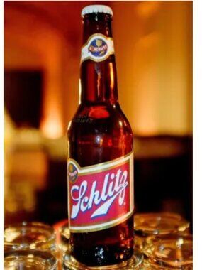 New Schlitz Bottle Going out of business Rare 177 Year History NM MT Condition